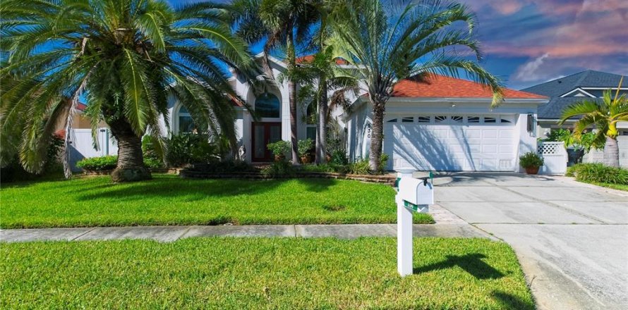 Casa en Saint Petersburg, Florida 3 dormitorios, 195.84 m2 № 1893747