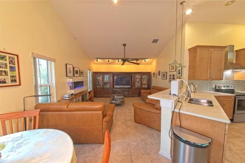 Casa en venta en Saint Petersburg, Florida, 3 dormitorios, 195.84 m2 № 1893747 - foto 7