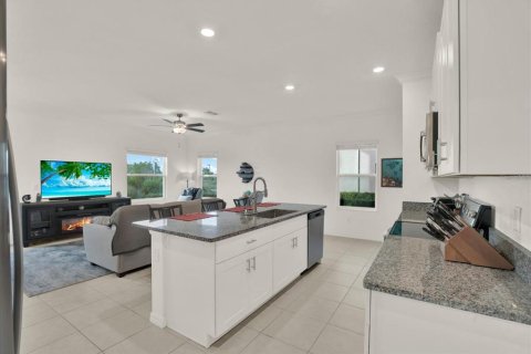 Touwnhouse à vendre à Land O' Lakes, Floride: 3 chambres, 172.89 m2 № 2205430 - photo 7