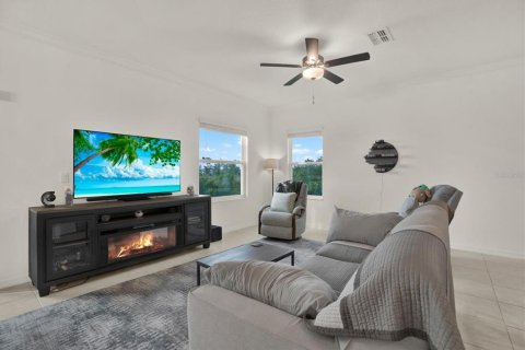 Touwnhouse à vendre à Land O' Lakes, Floride: 3 chambres, 172.89 m2 № 2205430 - photo 8
