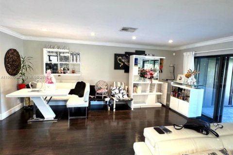 House in Sunrise, Florida 4 bedrooms, 180.6 sq.m. № 2026915 - photo 10