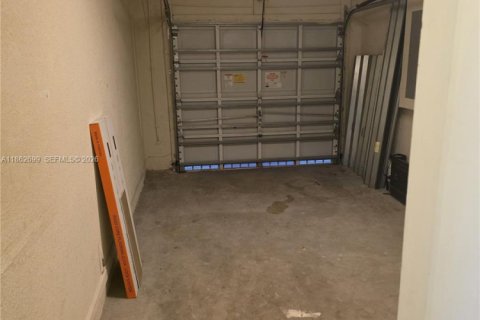 Townhouse in Miramar, Florida 4 bedrooms, 168.62 sq.m. № 2014357 - photo 17