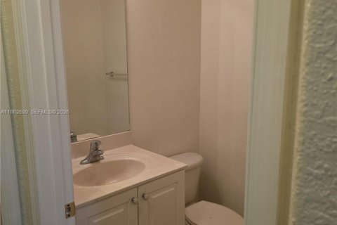 Townhouse in Miramar, Florida 4 bedrooms, 168.62 sq.m. № 2014357 - photo 15