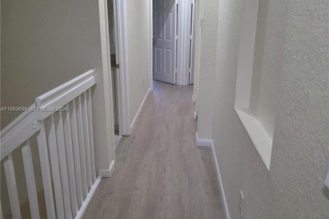 Townhouse in Miramar, Florida 4 bedrooms, 168.62 sq.m. № 2014357 - photo 12