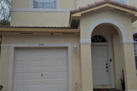 Таунхаус в Мирамар, Флорида 4 спальни, 168.62м2 № 2014357