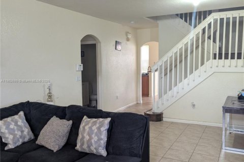 Купить таунхаус в Мирамар, Флорида 4 спальни, 168.62м2, № 2014357 - фото 3