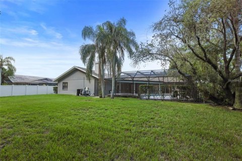 House in Palm Harbor, Florida 5 bedrooms, 305.37 sq.m. № 2166793 - photo 24