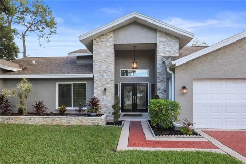 House in Palm Harbor, Florida 5 bedrooms, 305.37 sq.m. № 2166793 - photo 28