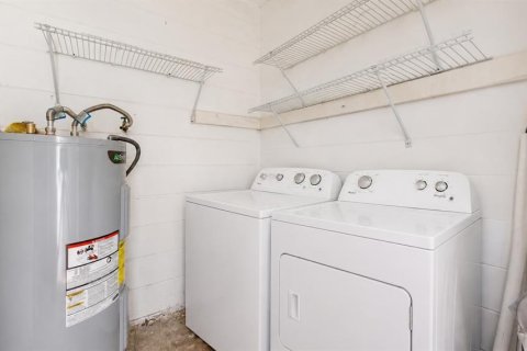 Commercial property in Tampa, Florida 4 bedrooms, 139.35 sq.m. № 2148265 - photo 16