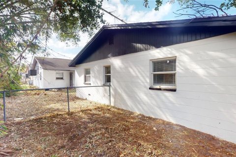Commercial property in Tampa, Florida 4 bedrooms, 139.35 sq.m. № 2148265 - photo 2