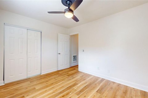 Commercial property in Tampa, Florida 4 bedrooms, 139.35 sq.m. № 2148265 - photo 20