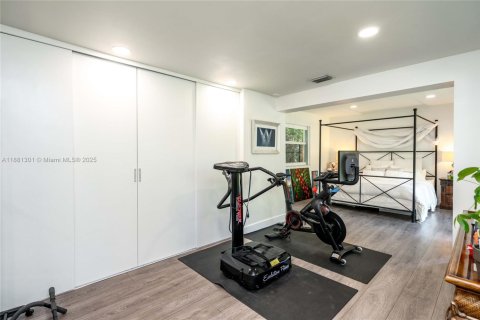 House in Miami, Florida 3 bedrooms, 235.79 sq.m. № 1925042 - photo 15
