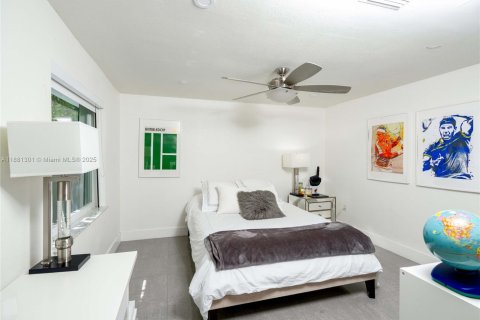 House in Miami, Florida 3 bedrooms, 235.79 sq.m. № 1925042 - photo 22
