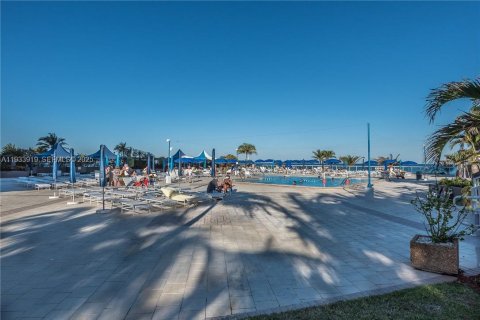 Copropriété à louer à Hallandale Beach, Floride: 2 chambres, 121.89 m2 № 2035586 - photo 7