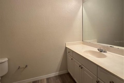 Condo in Haines City, Florida, 2 bedrooms № 2234024 - photo 8