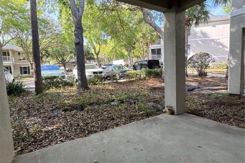 Condo in Haines City, Florida, 2 bedrooms № 2234024 - photo 12