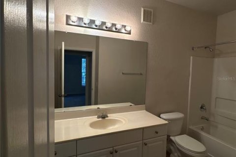 Condo in Haines City, Florida, 2 bedrooms № 2234024 - photo 11