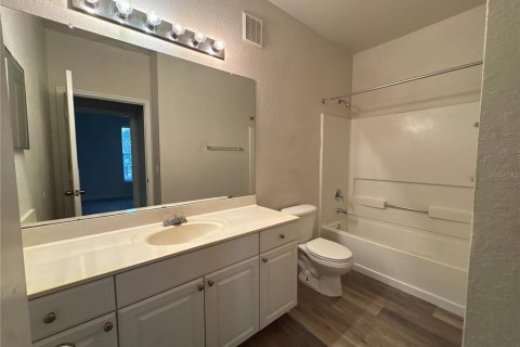 Condo in Haines City, Florida, 2 bedrooms № 2234024 - photo 10
