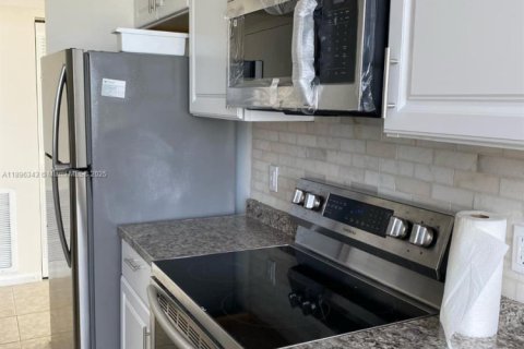 Apartment in Miami, Florida 2 bedrooms, 119.94 sq.m. № 1950122 - photo 19