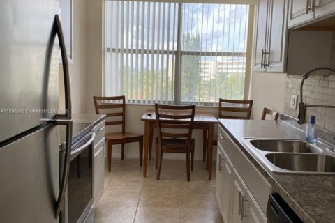 Apartment in Miami, Florida 2 bedrooms, 119.94 sq.m. № 1950122 - photo 18