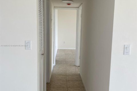 Apartment in Miami, Florida 2 bedrooms, 119.94 sq.m. № 1950122 - photo 15