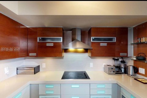 Condo in Aventura, Florida, 3 bedrooms № 2010348 - photo 7