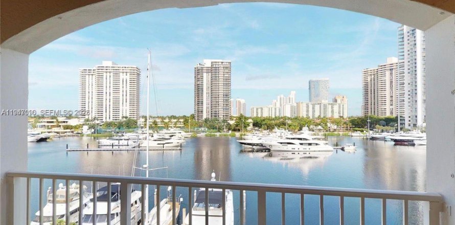 Condo in Aventura, Florida, 3 bedrooms № 2010348