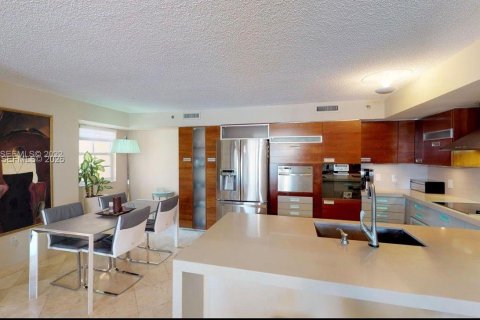 Condo in Aventura, Florida, 3 bedrooms № 2010348 - photo 3