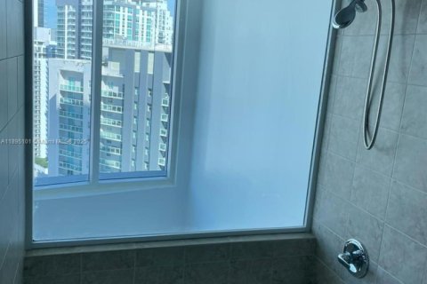 Condominio en alquiler en Miami, Florida, 3 dormitorios, 128.76 m2 № 1950207 - foto 21