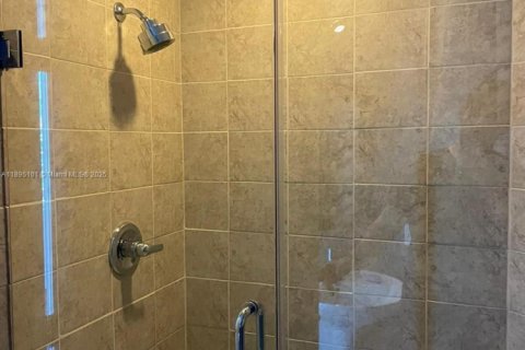 Condominio en alquiler en Miami, Florida, 3 dormitorios, 128.76 m2 № 1950207 - foto 17