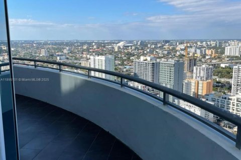 Condominio en alquiler en Miami, Florida, 3 dormitorios, 128.76 m2 № 1950207 - foto 11