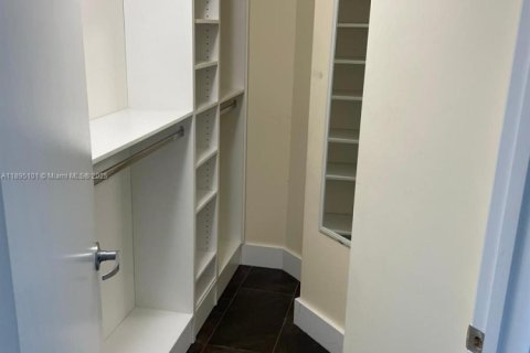 Condominio en alquiler en Miami, Florida, 3 dormitorios, 128.76 m2 № 1950207 - foto 26