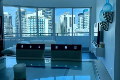 Condominio en Miami, Florida, 3 dormitorios № 1950207