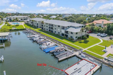 Condo in New Smyrna Beach, Florida, 2 bedrooms  № 2296776