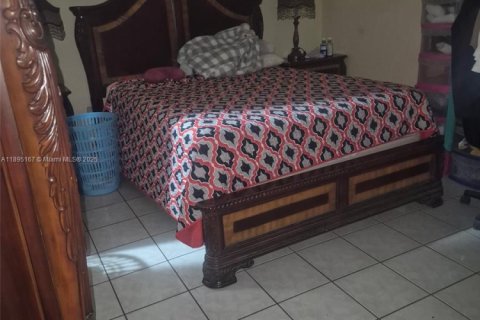 Condominio en venta en Hialeah, Florida, 2 dormitorios, 92.72 m2 № 1948647 - foto 11