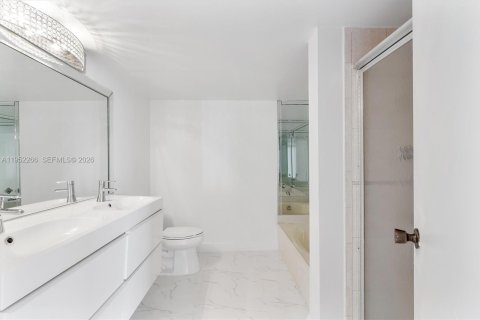 Снять в аренду кондоминиум в Халландейл-Бич, Флорида 3 спальни, 132.85м2, № 2006616 - фото 18