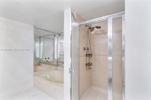 Снять в аренду кондоминиум в Халландейл-Бич, Флорида 3 спальни, 132.85м2, № 2006616 - фото 20