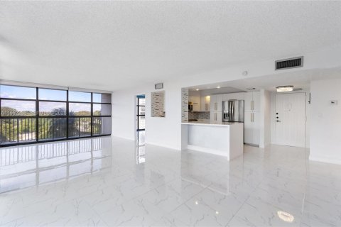 Снять в аренду кондоминиум в Халландейл-Бич, Флорида 3 спальни, 132.85м2, № 2006616 - фото 6