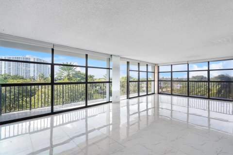 Снять в аренду кондоминиум в Халландейл-Бич, Флорида 3 спальни, 132.85м2, № 2006616 - фото 5