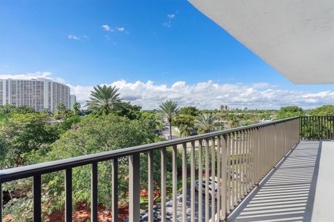 Снять в аренду кондоминиум в Халландейл-Бич, Флорида 3 спальни, 132.85м2, № 2006616 - фото 29