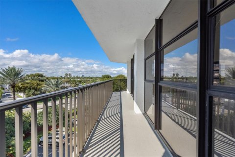 Снять в аренду кондоминиум в Халландейл-Бич, Флорида 3 спальни, 132.85м2, № 2006616 - фото 28