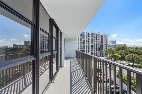 Снять в аренду кондоминиум в Халландейл-Бич, Флорида 3 спальни, 132.85м2, № 2006616 - фото 30