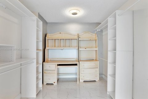 Снять в аренду кондоминиум в Халландейл-Бич, Флорида 3 спальни, 132.85м2, № 2006616 - фото 21