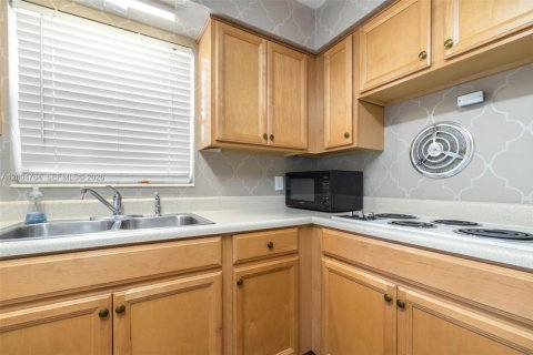 House in Tampa, Florida 3 bedrooms № 2068650 - photo 17