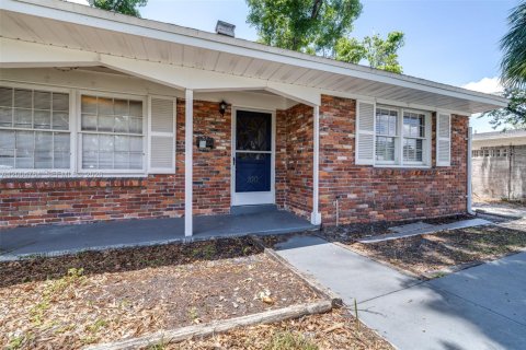 House in Tampa, Florida 3 bedrooms № 2068650 - photo 4