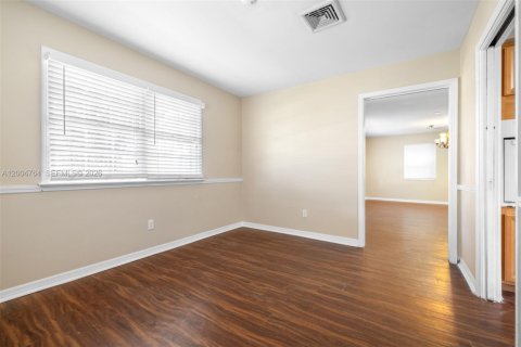 House in Tampa, Florida 3 bedrooms № 2068650 - photo 14