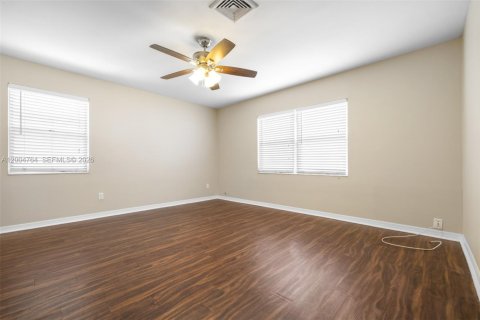 House in Tampa, Florida 3 bedrooms № 2068650 - photo 21