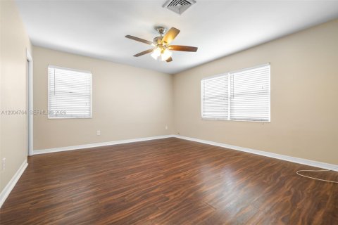 House in Tampa, Florida 3 bedrooms № 2068650 - photo 22