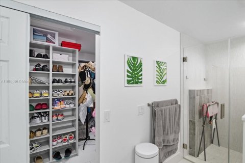 House in Hialeah, Florida 3 bedrooms, 175.03 sq.m. № 1942225 - photo 27