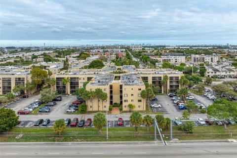 Condominio en venta en Miami, Florida, 2 dormitorios, 95.69 m2 № 2001996 - foto 25